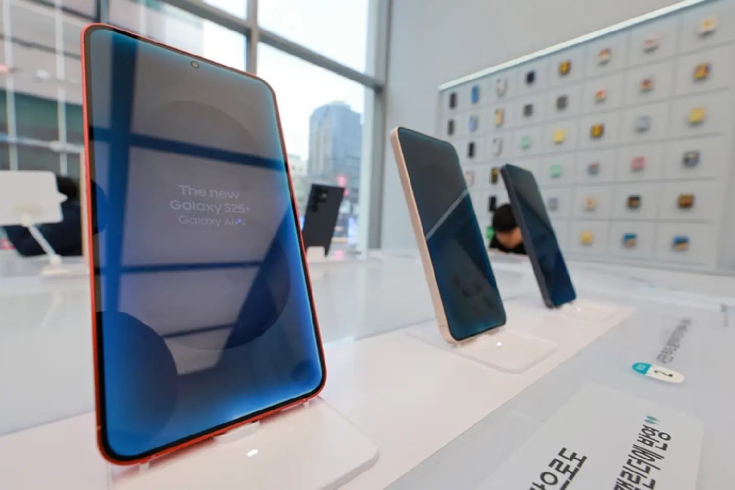Trump’s tariffs shake up smartphone supply chains Trump’s tariffs shake up smartphone supply chains