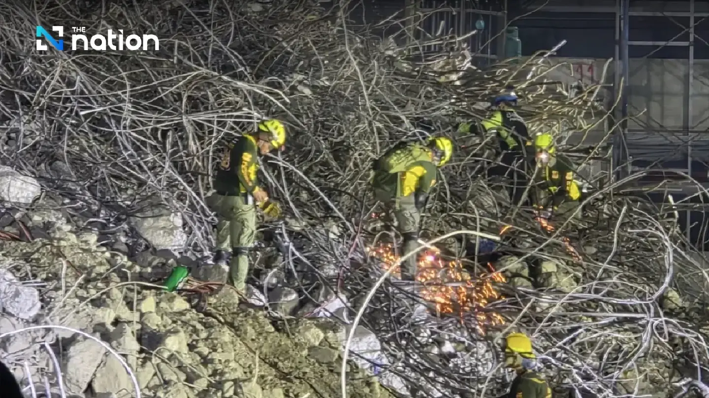 Collapsed building – Day 19: Rain slows search for victims Collapsed building – Day 19: Rain slows search for victims