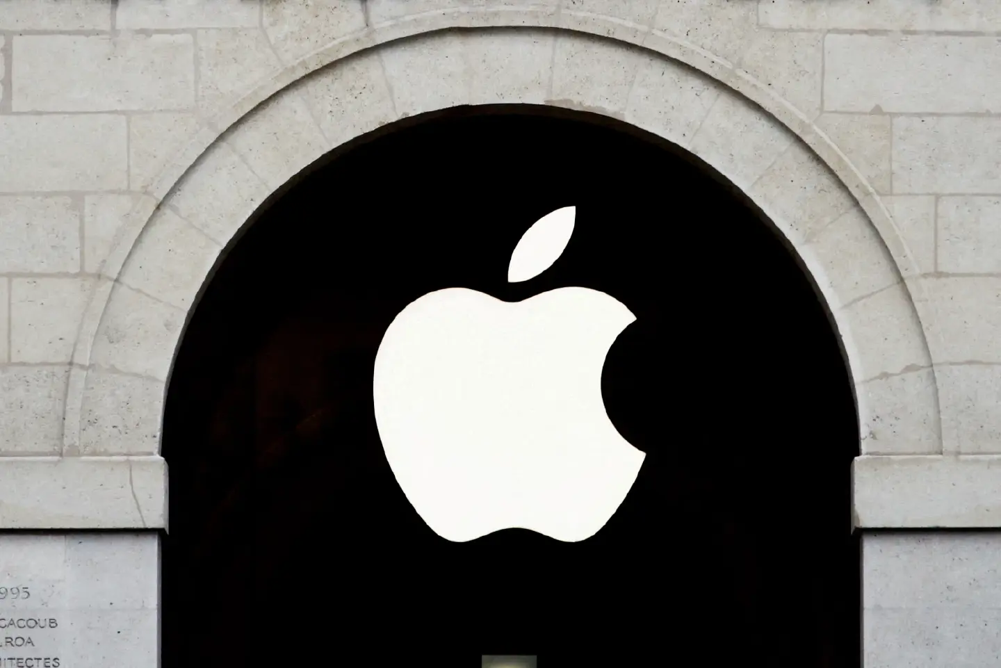 Japan FTC to Regulate Google, Apple under New Smartphone Law