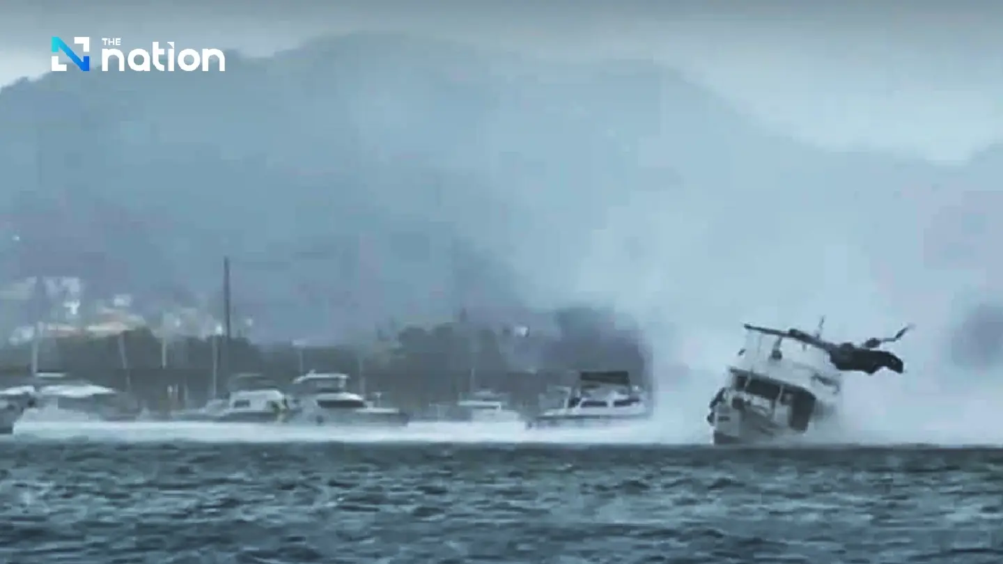 Waterspout Spotted off Phuket Coast, Prompting Safety Warnings Waterspout Spotted off Phuket Coast, Prompting Safety Warnings
