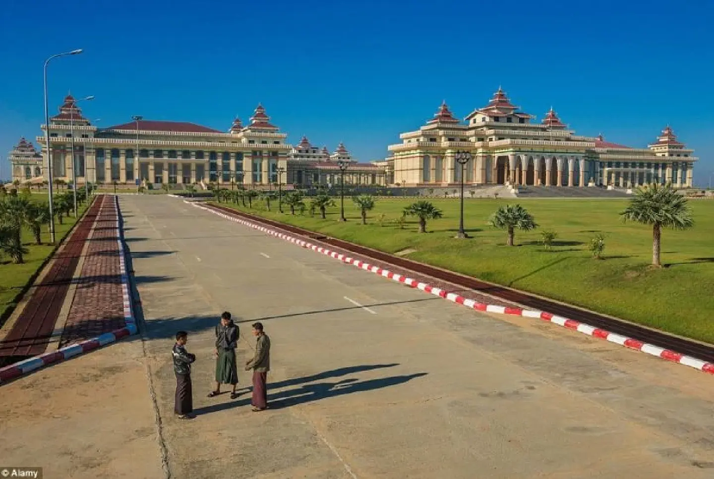 Myanmar urges Naypyidaw construction companies to contact City Development Committee