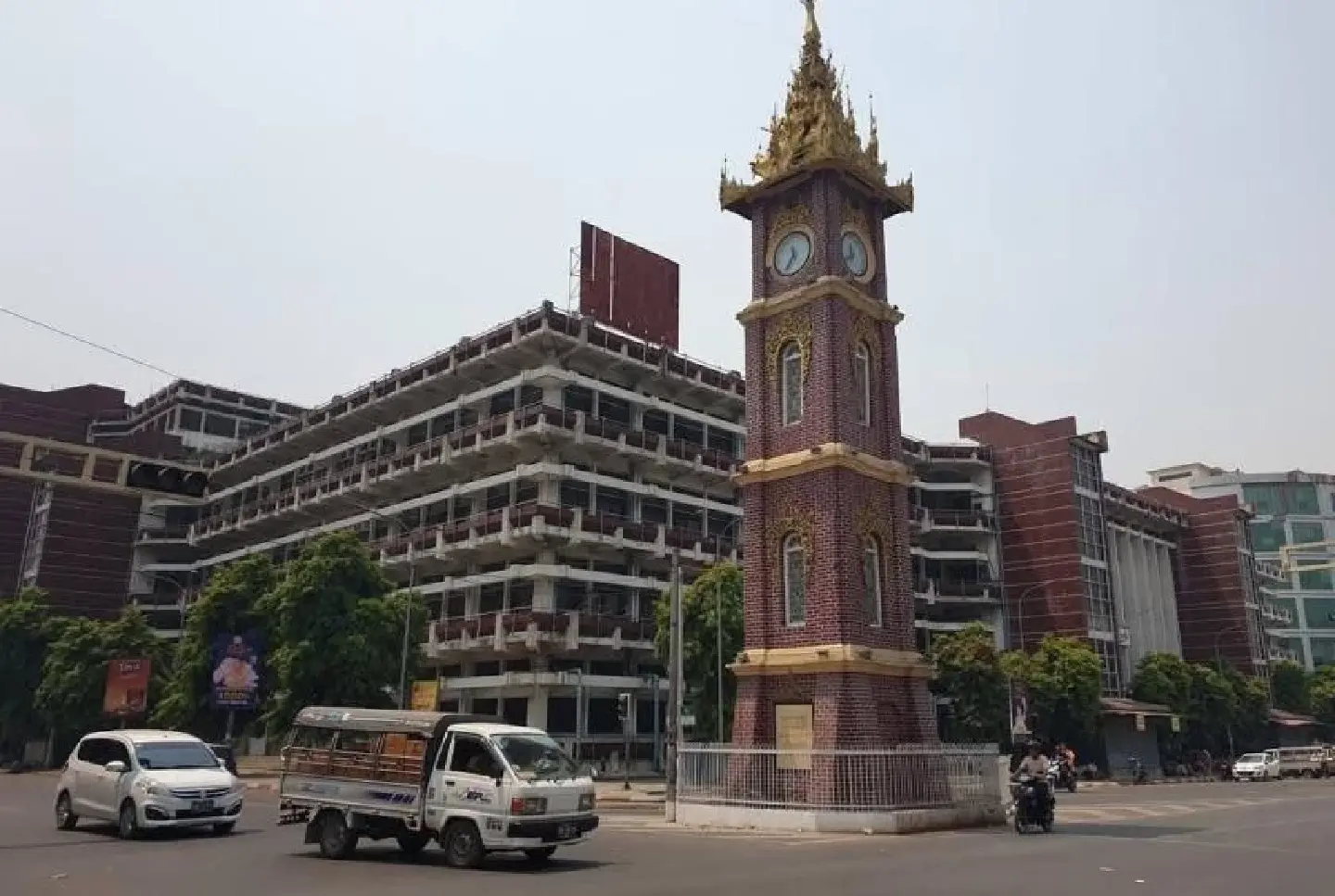 Mandalay Myoma Market wings to be demolished after quake