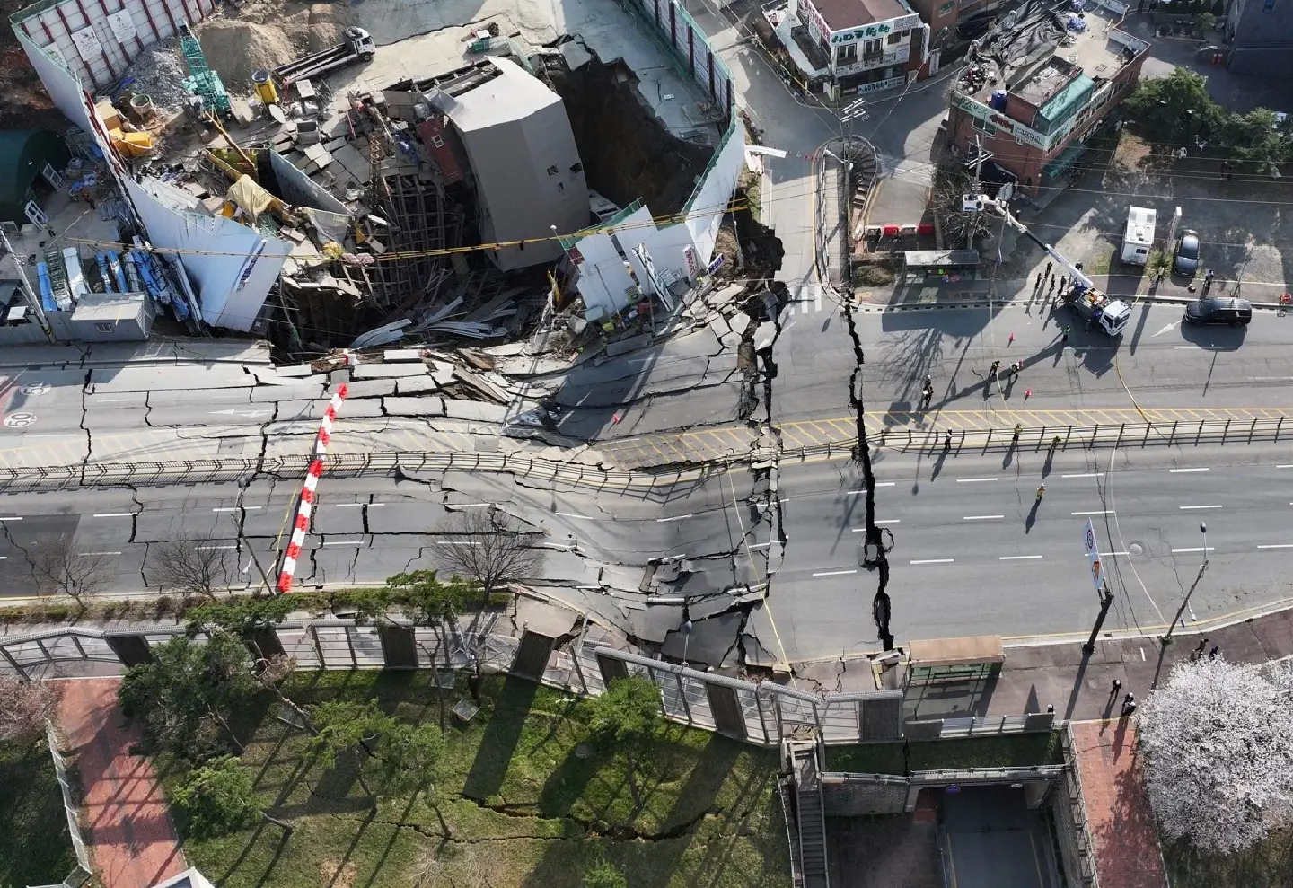 Gwangmyeong subway construction site collapses; 1 trapped, 1 missing