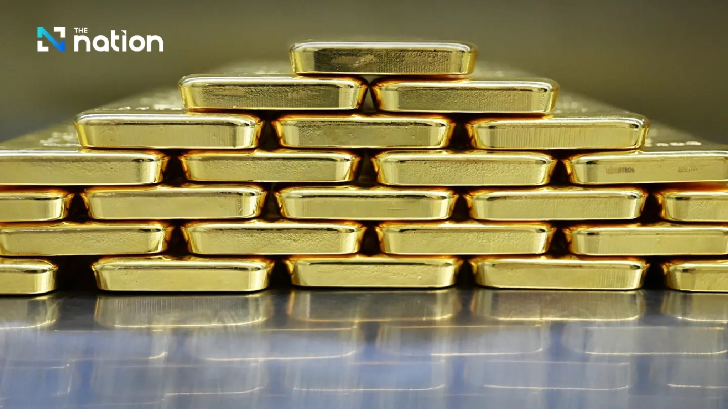 Gold soars past $3,200 as trade war deepens, dollar loses ground
