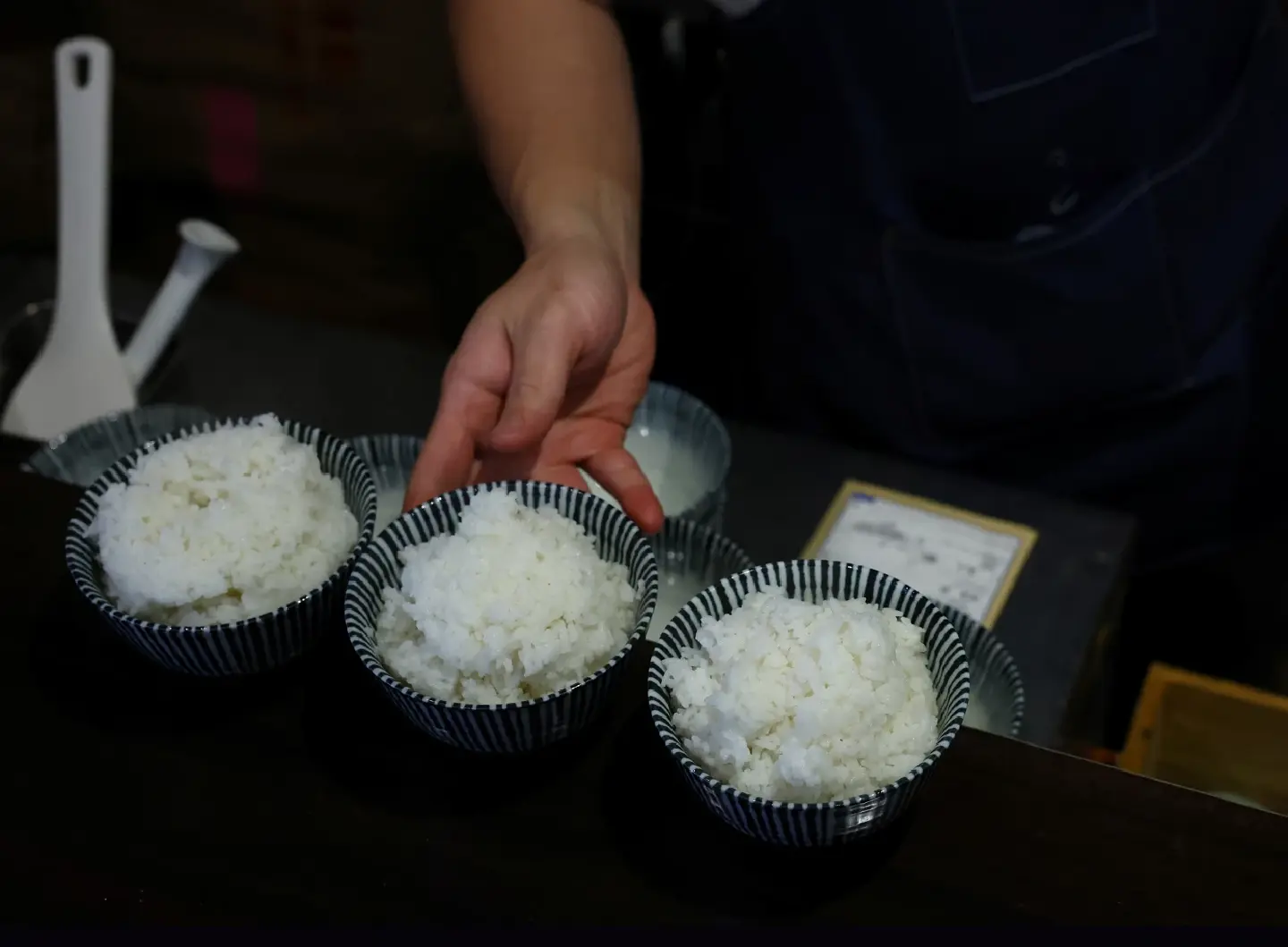 Japanese retailers trying to overcome soaring rice prices