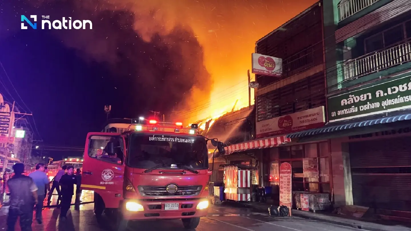 Fire destroys 20 wooden shophouses at historic market in Chachoengsao