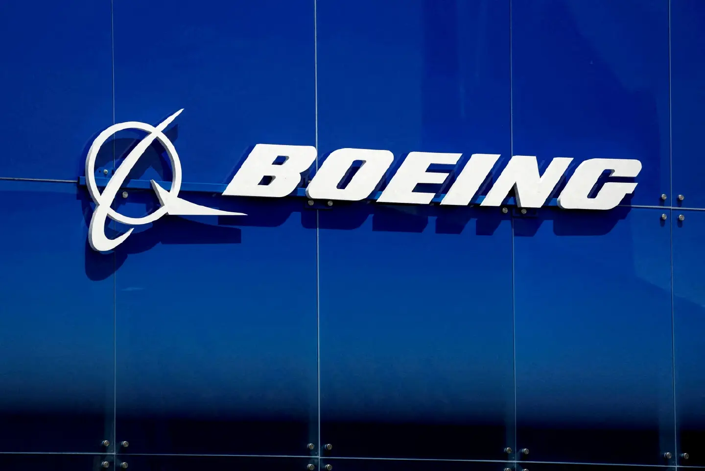 Second Boeing jet starts return from China, tracker shows