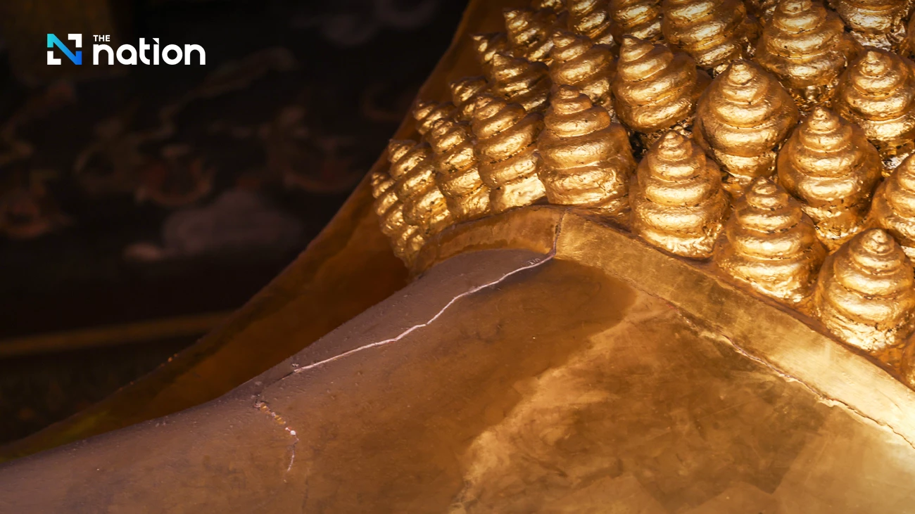 Wat Pho's Reclining Buddha Shows Pre-Existing Cracks, Minister Orders Urgent Restoration