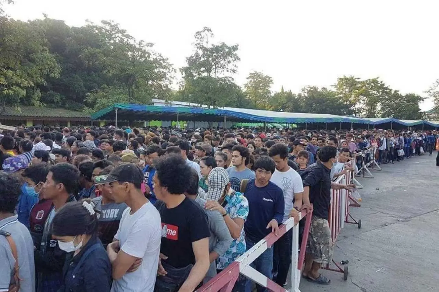 Cambodian workers exempt from Thai entry and exit fees over Khmer New Year