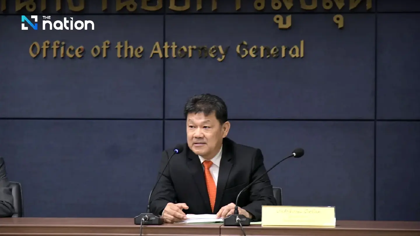 Prosecutors drop Lese-Majeste charges against Paul Chambers Prosecutors drop Lese-Majeste charges against Paul Chambers
