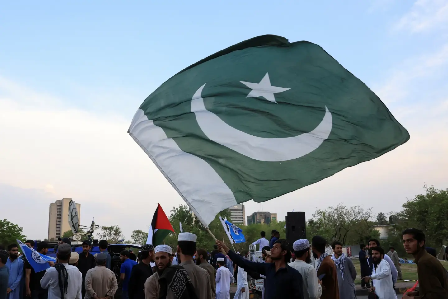 Suicide blast targeting school bus kills five in Pakistan's Balochistan Suicide blast targeting school bus kills five in Pakistan's Balochistan