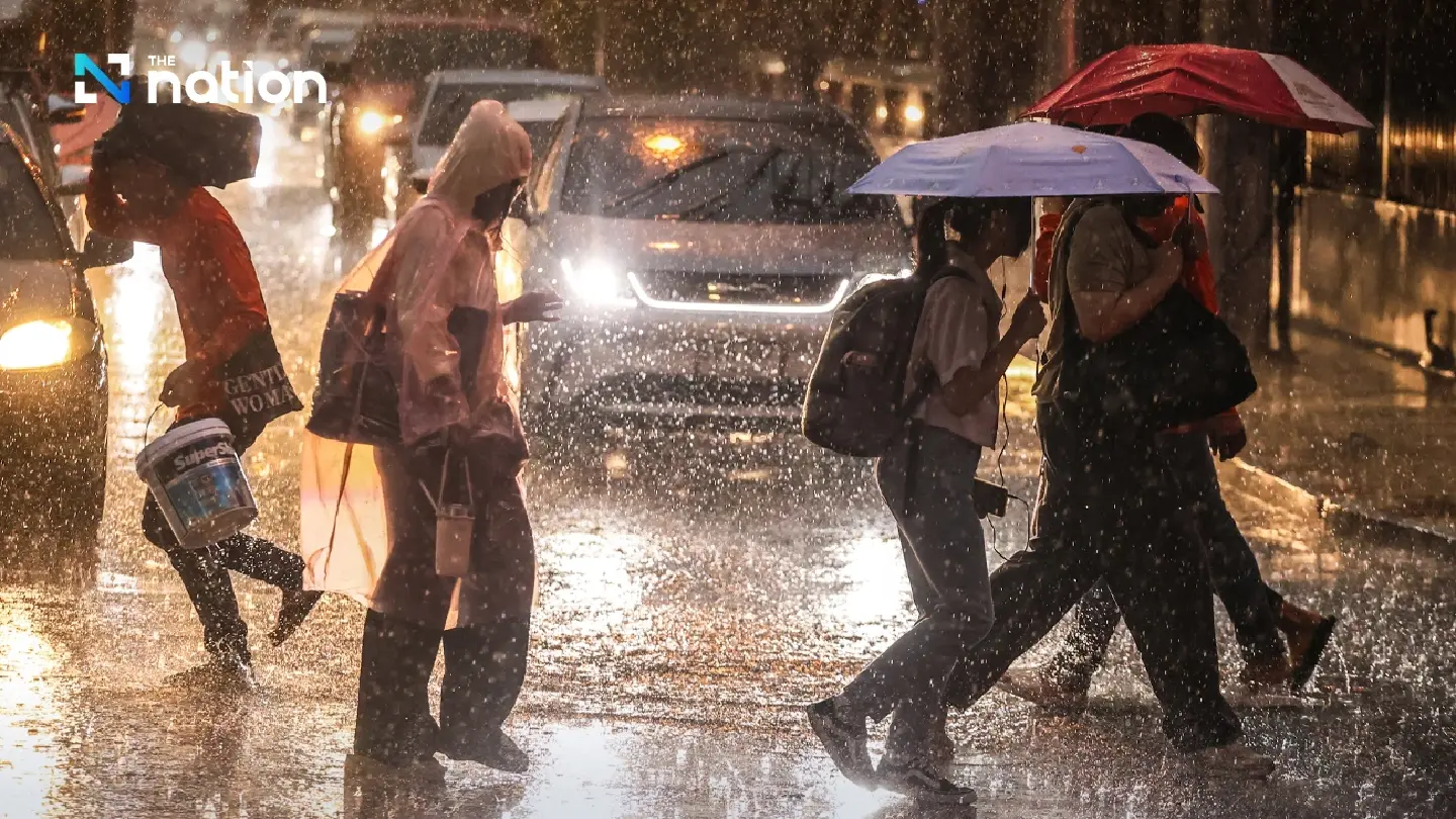 Rain eases nationwide, heavy showers persist in Bangkok