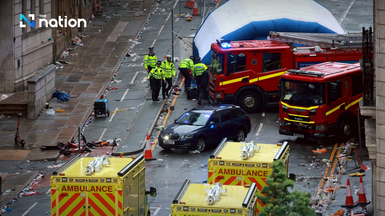 Car ploughs into fans at Liverpool parade, 27 in hospital