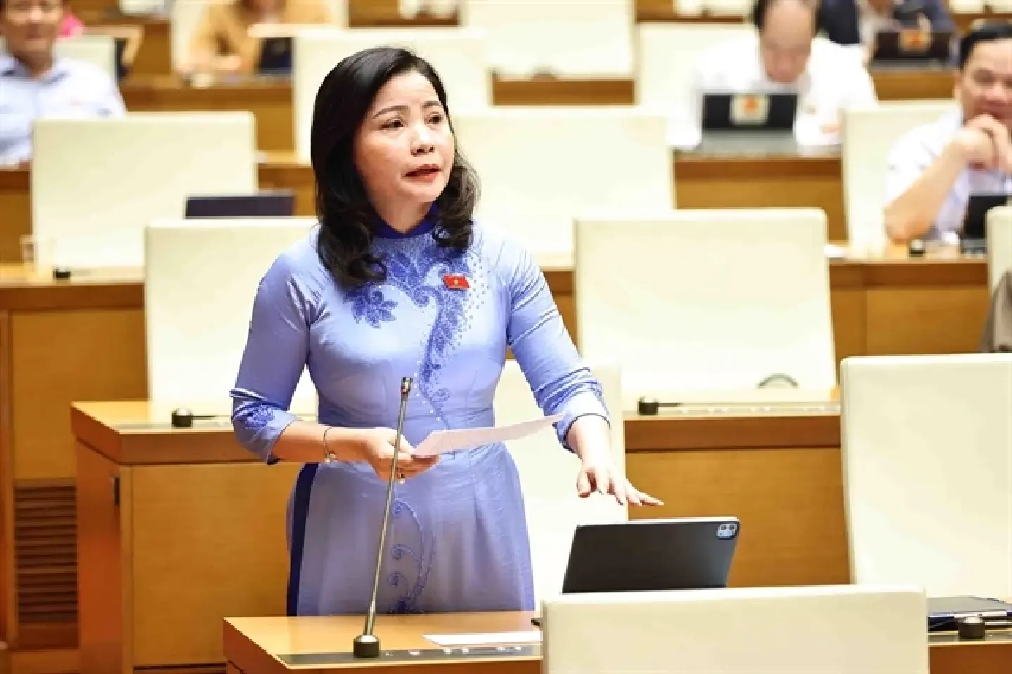 Vietnam Assembly debates ending death penalty for drug transport