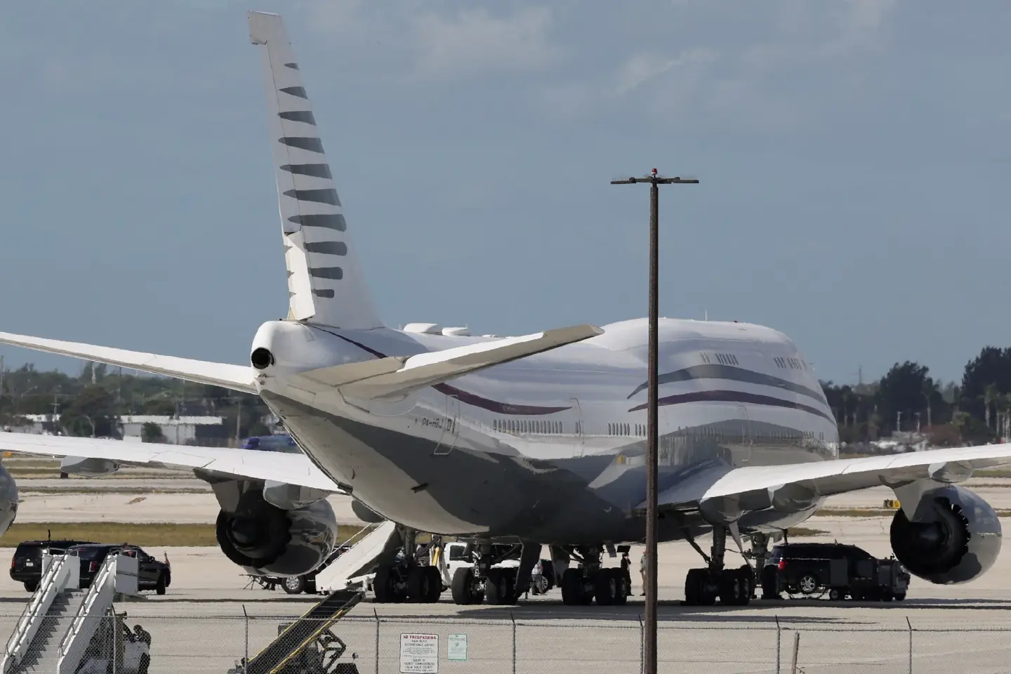 Trump plans to accept luxury 747 from Qatar to use as Air Force One