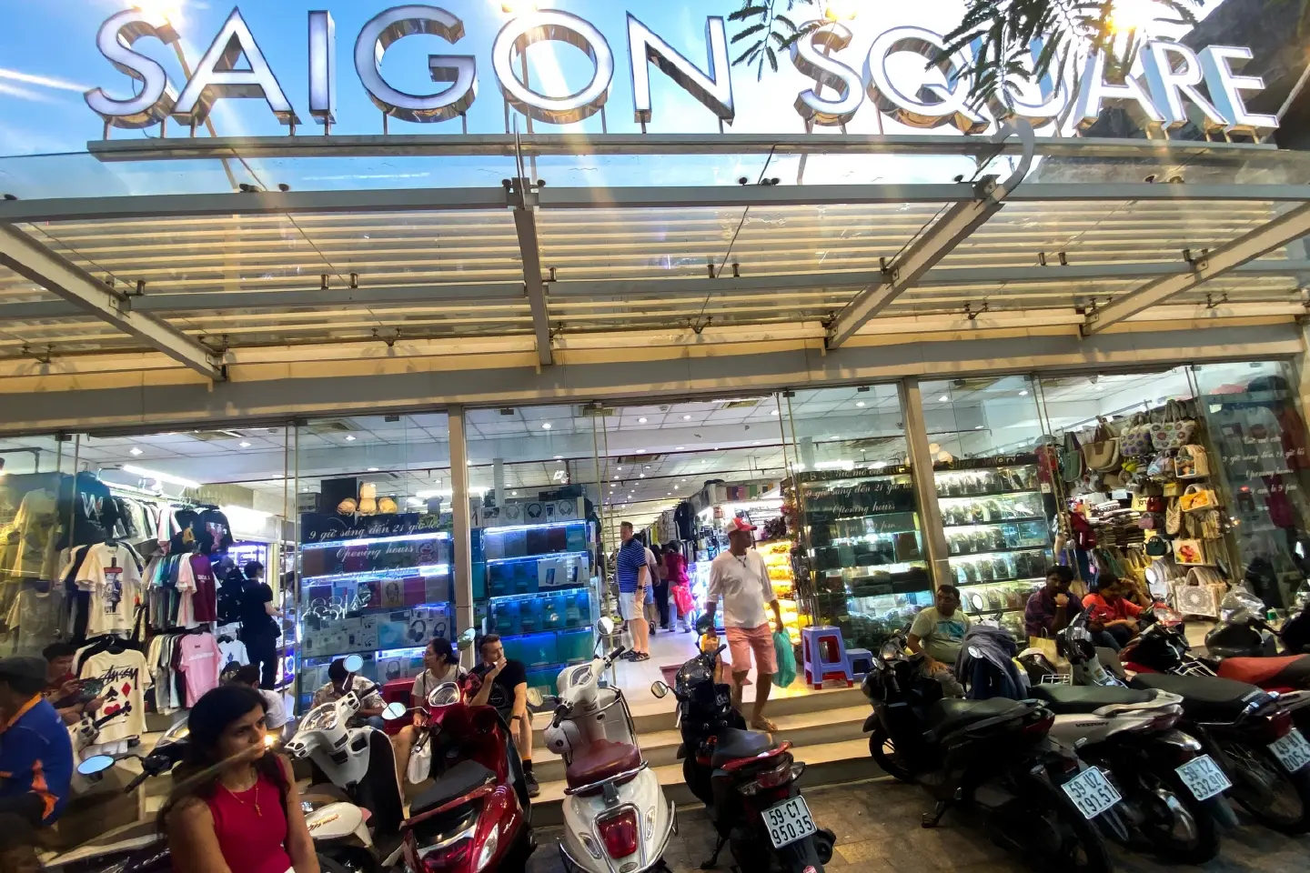 Vietnam cranks up fight on imported counterfeits amid US tariff talks Vietnam cranks up fight on imported counterfeits amid US tariff talks