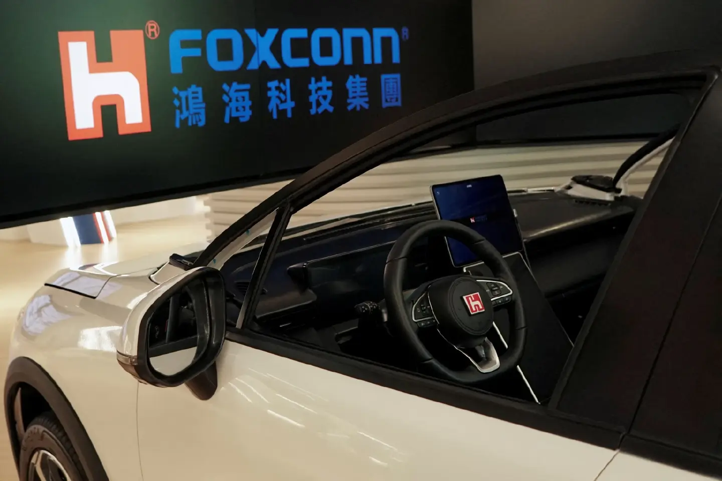 Mitsubishi Motors to get EV supplies from Foxconn Mitsubishi Motors to get EV supplies from Foxconn