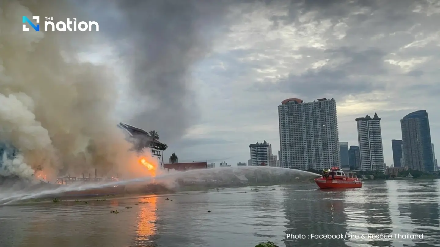 Tourist boat catches fire near Anantara Riverside Hotel in Bangkok