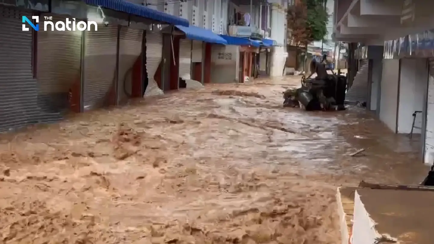Residents evacuate as downpour causes flooding in Mae Sai, Chiang Rai