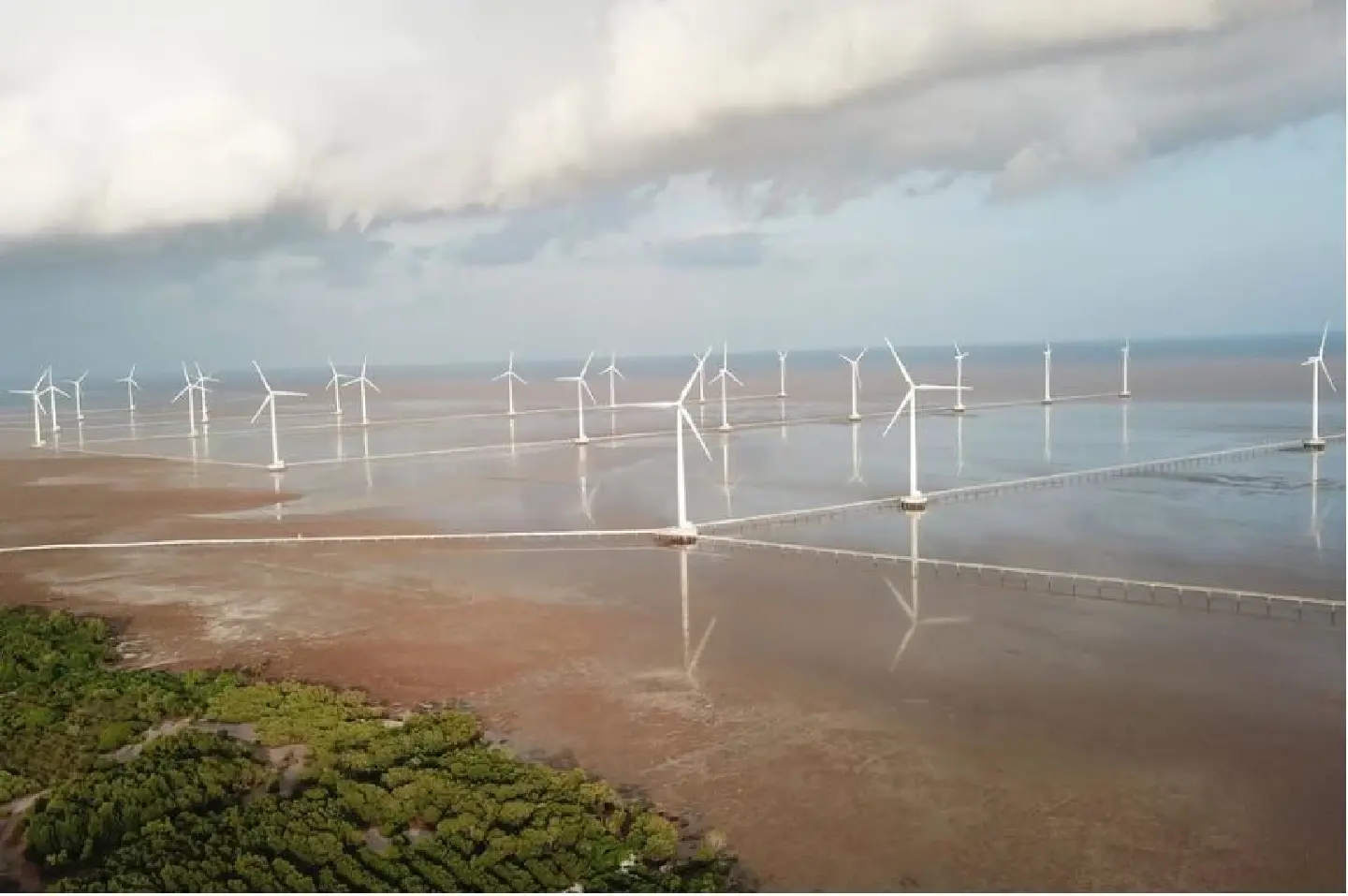 Vietnam to export renewable energy to Malaysia, Singapore via submarine cables