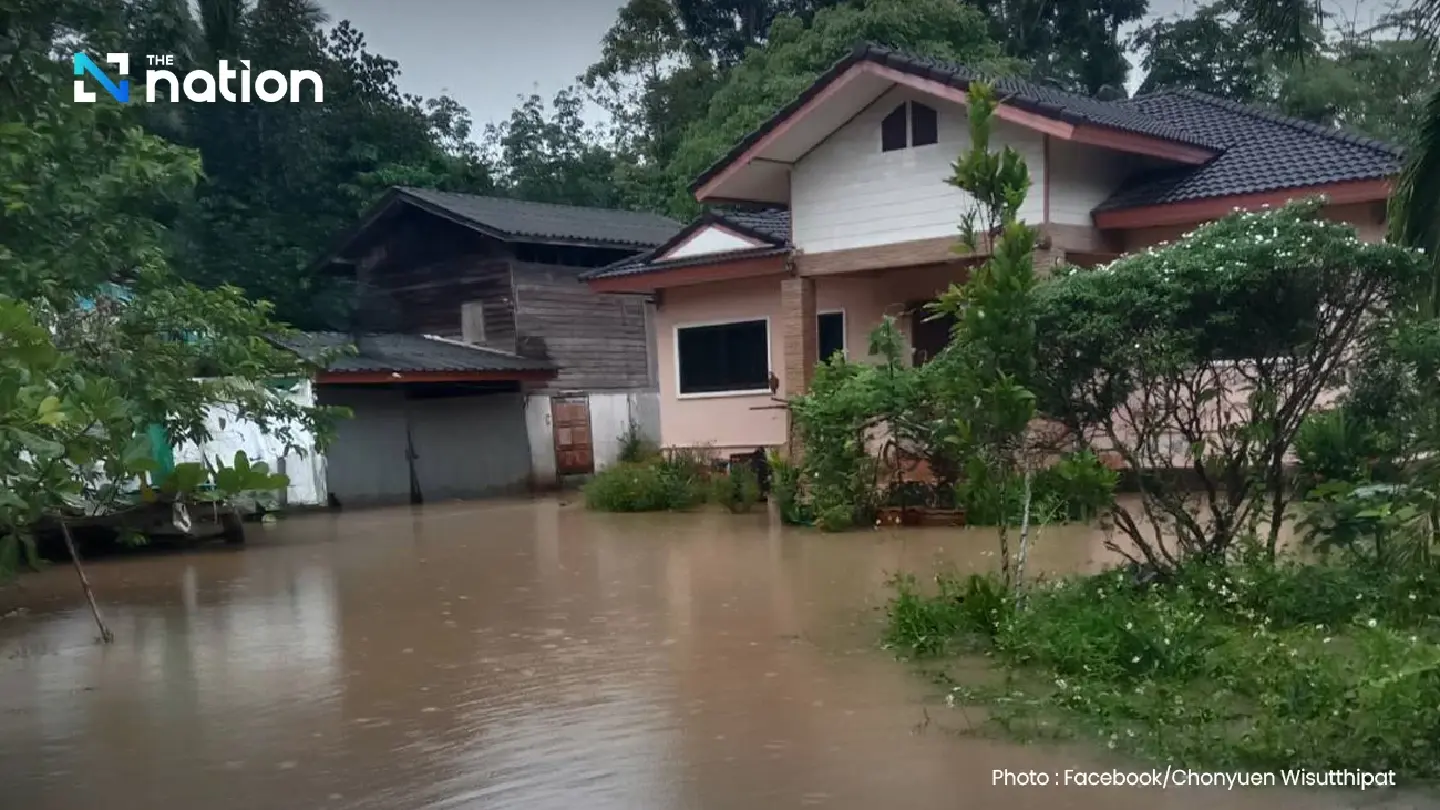 Downpour causes flooding in Surat Thani: Low-lying areas at risk