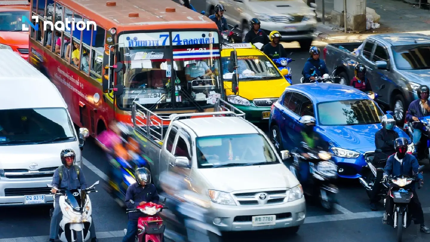 Traffic patterns on two Bangkok roads changed to ease Orange Line construction congestion