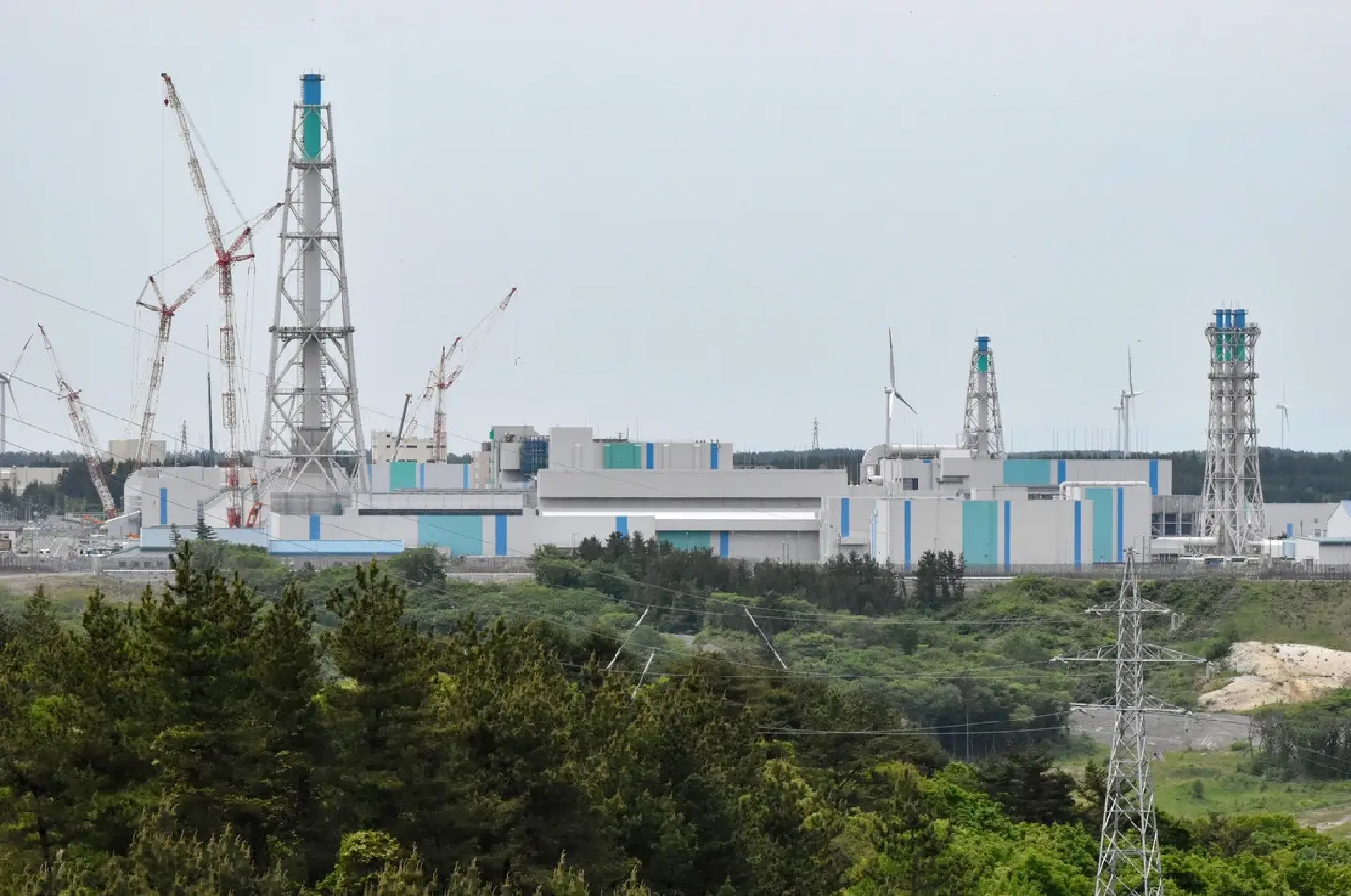N-Fuel Reprocessing Plant in Northeastern Japan Shown to Press