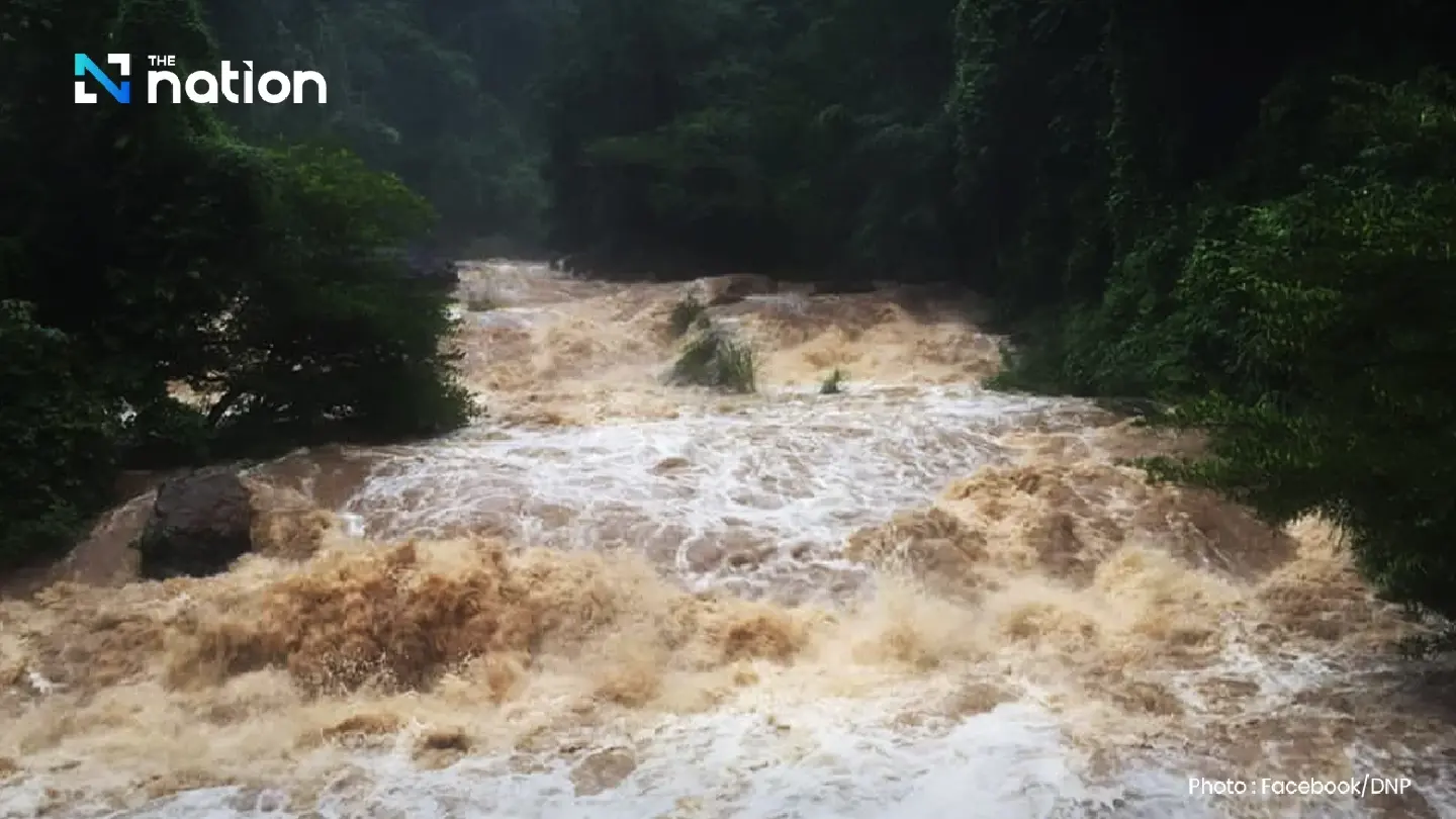 Residents of ten provinces warned of possible mudslides and flash flooding Residents of ten provinces warned of possible mudslides and flash flooding