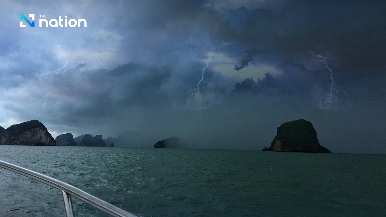 Torrential rain batters south, thunderstorms expected in Bangkok
