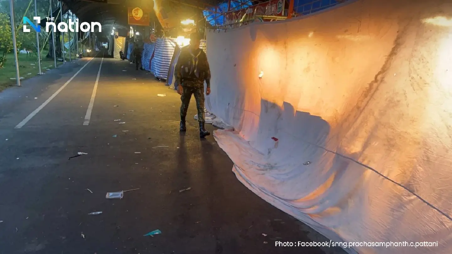 Three bomb blasts at Pattani Red Cross fair injure vendors and police officers