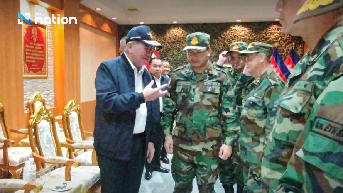 Urgent border talks: Phumtham flies to Cambodia Urgent border talks: Phumtham flies to Cambodia