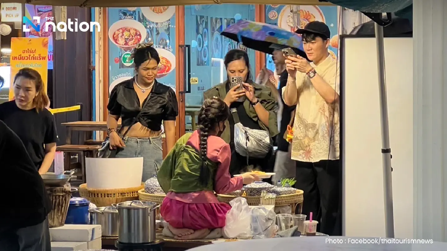 TAT taps Chinese KOLs to revive Banthat Thong street food