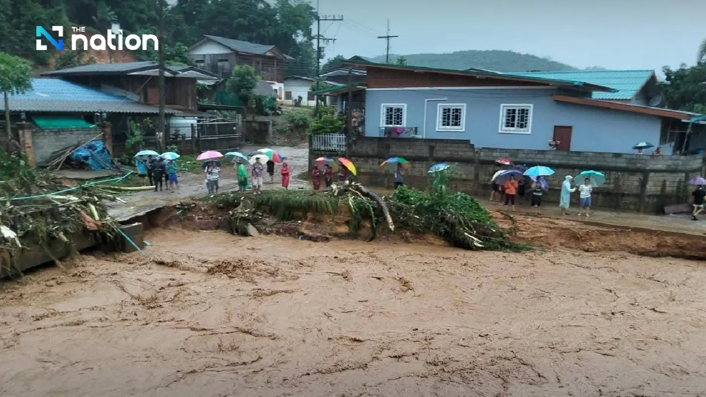 Flash floods hit Chiang Rai as heavy rain triggers mass evacuations and severe crop damage Flash floods hit Chiang Rai as heavy rain triggers mass evacuations and severe crop damage