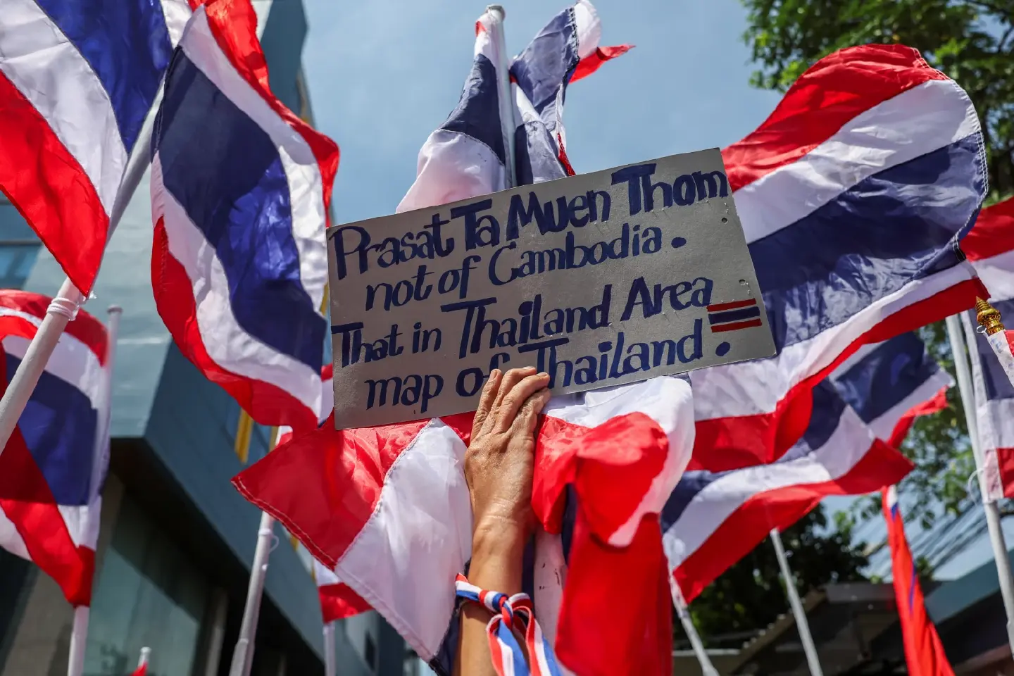 Thailand and Cambodia reinforcing troops on disputed border after May skirmish Thailand and Cambodia reinforcing troops on disputed border after May skirmish