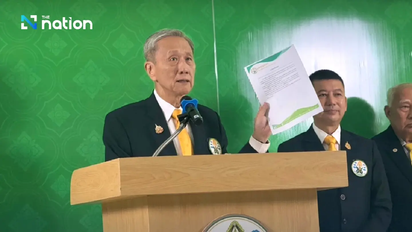 Medical Council stands firm on decision to punish 3 doctors in Thaksin’s case, overruling Health Minister Somsak's veto