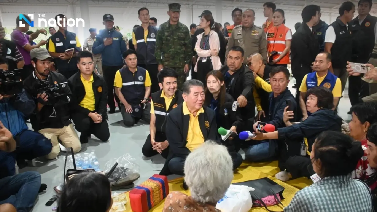 Phumtham visits Trat evacuation centre, says Paetongtarn sends her concern Phumtham visits Trat evacuation centre, says Paetongtarn sends her concern