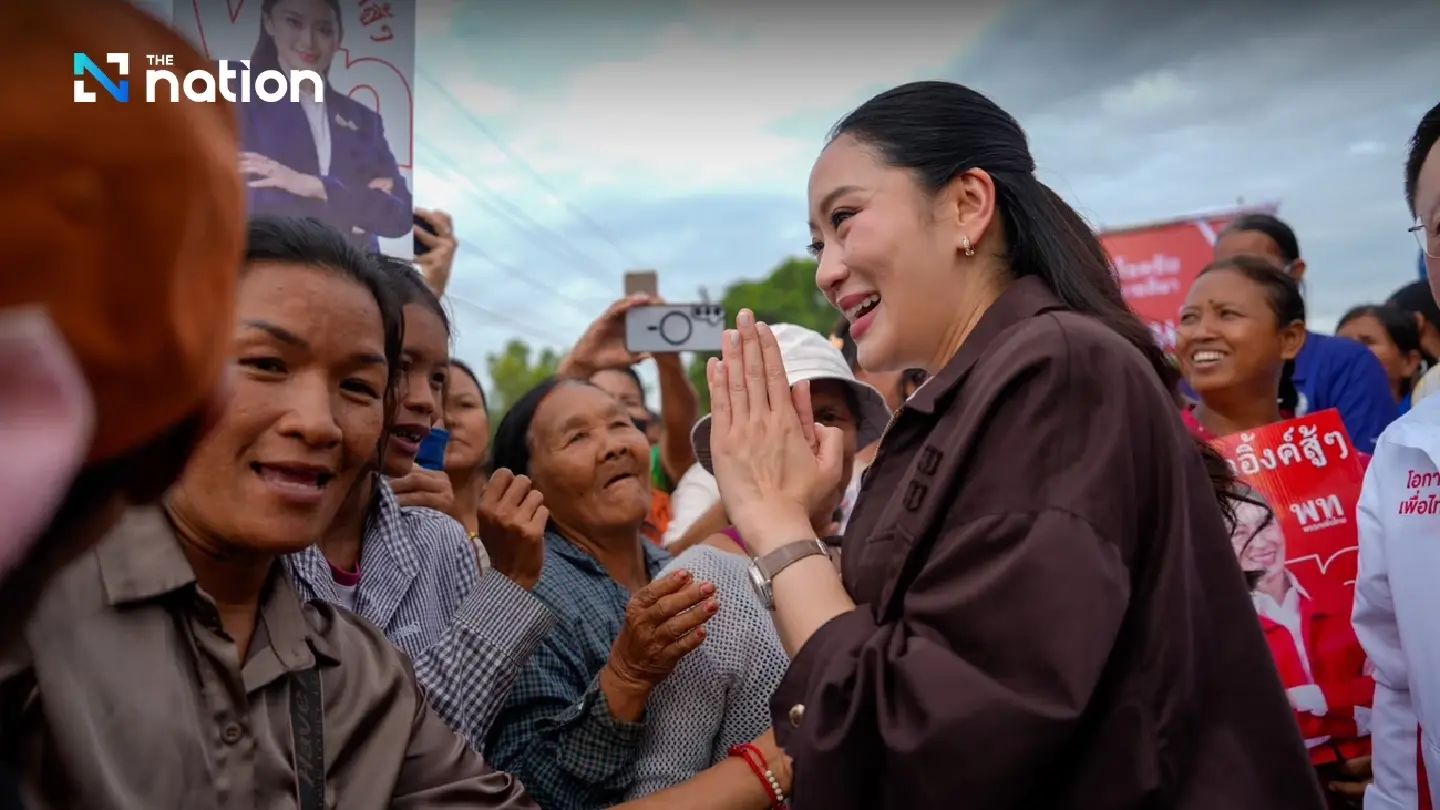 PM visits Korat to inspect water management, locals show support PM visits Korat to inspect water management, locals show support