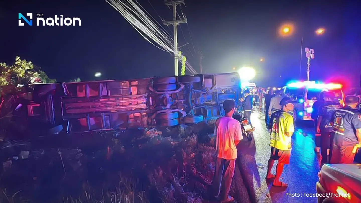 Tour bus accident in Phetchaburi injures 9 passengers; emergency response underway