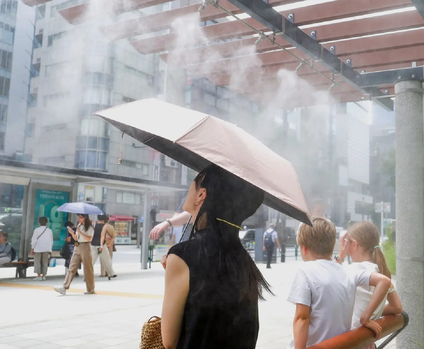 Mercury tops 35 C in Tokyo for 1st time this year
