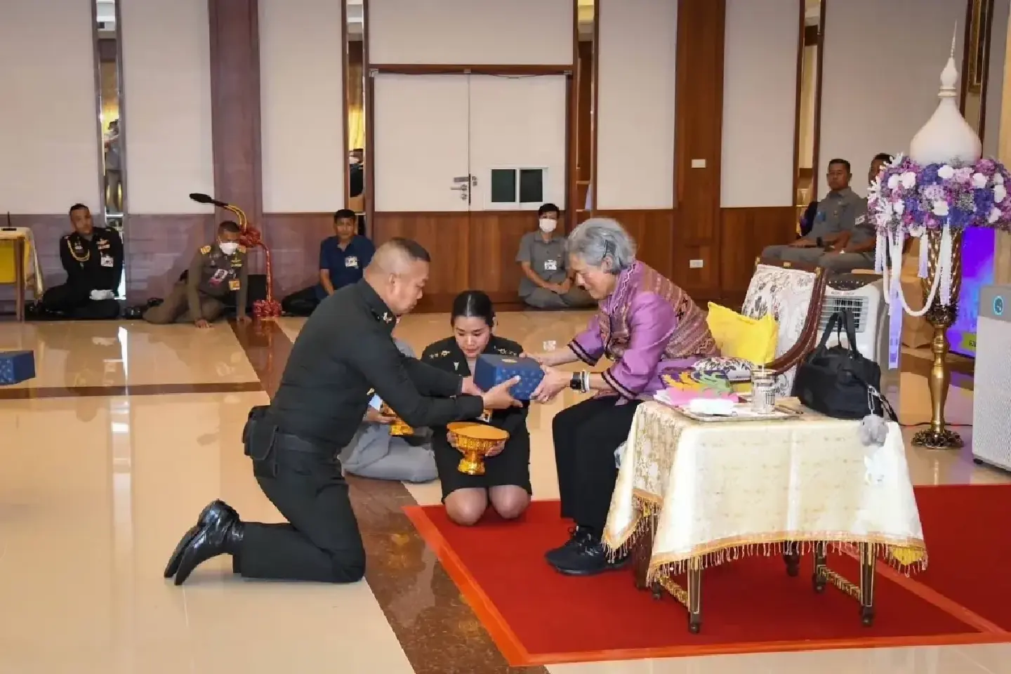 HRH Princess Maha Chakri Sirindhorn expresses concern for Thai-Cambodian border troops, presents amulets for all soldiers
