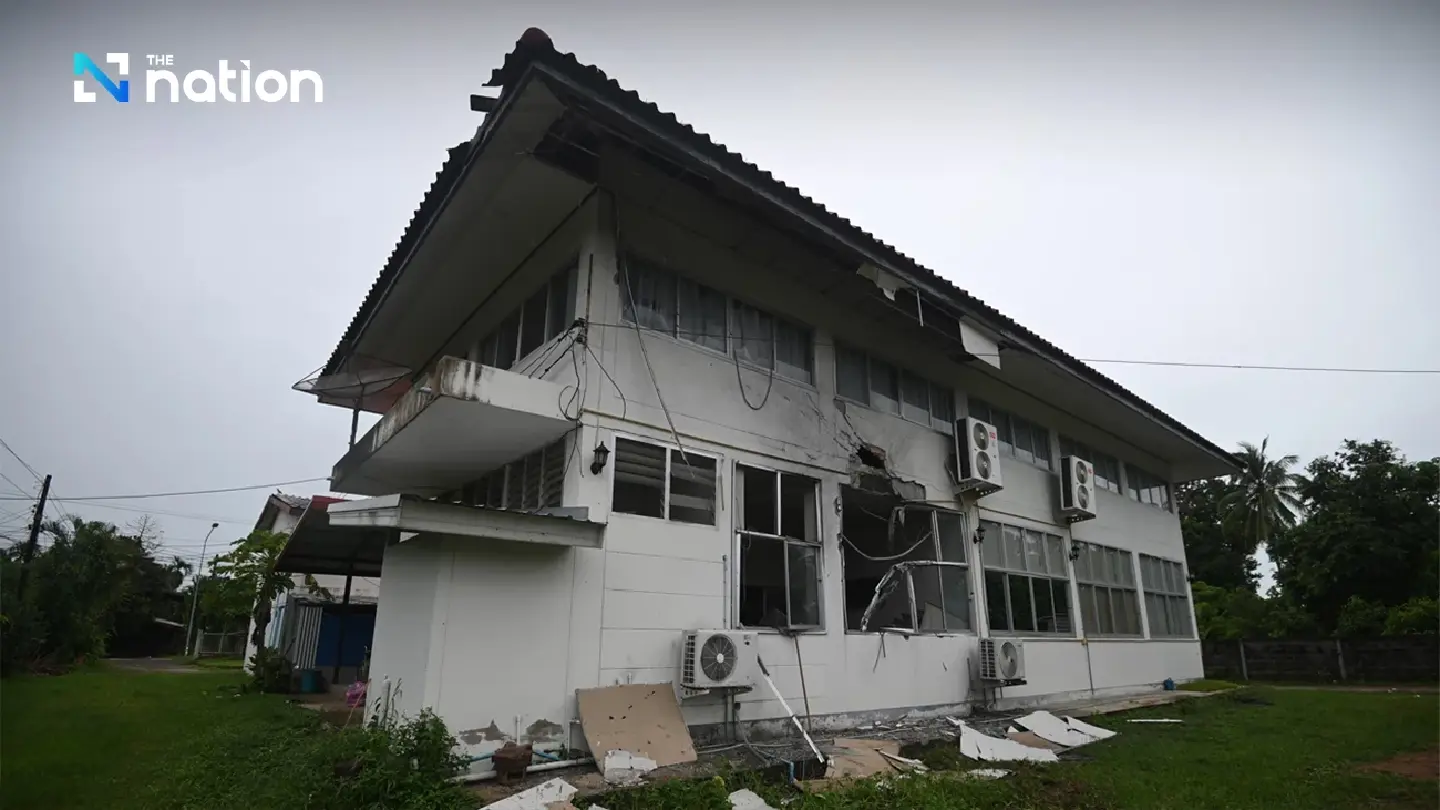 Cambodian shell hits Si Sa Ket hospital, causes major damage Cambodian shell hits Si Sa Ket hospital, causes major damage