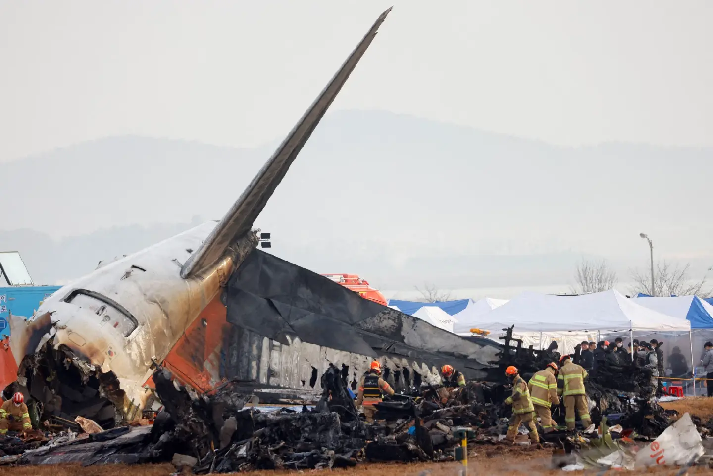 Evidence shows Jeju Air pilots shut off less-damaged engine before crash