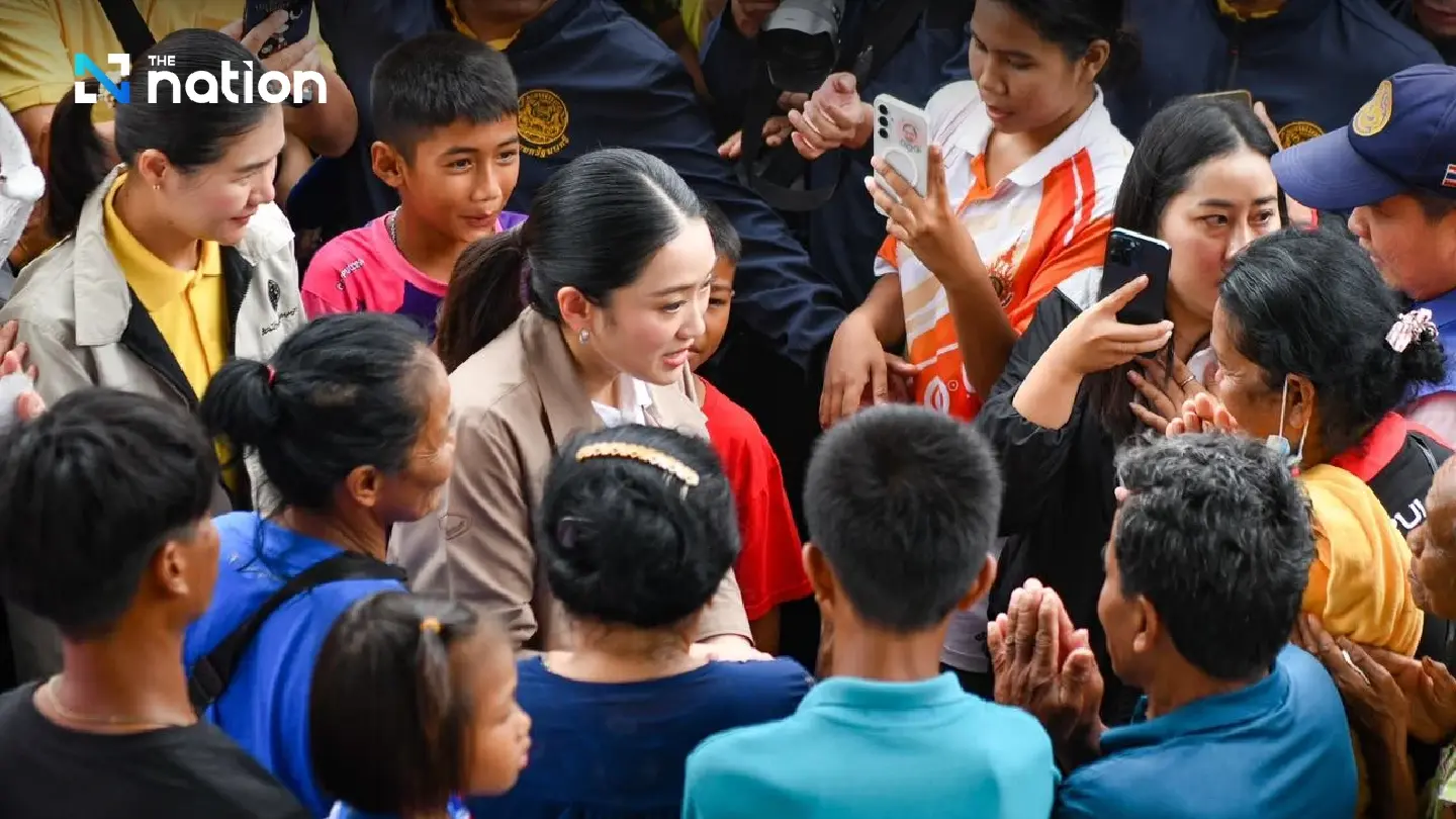 Paetongtarn visits evacuees, injured civilians and troops in Surin Paetongtarn visits evacuees, injured civilians and troops in Surin