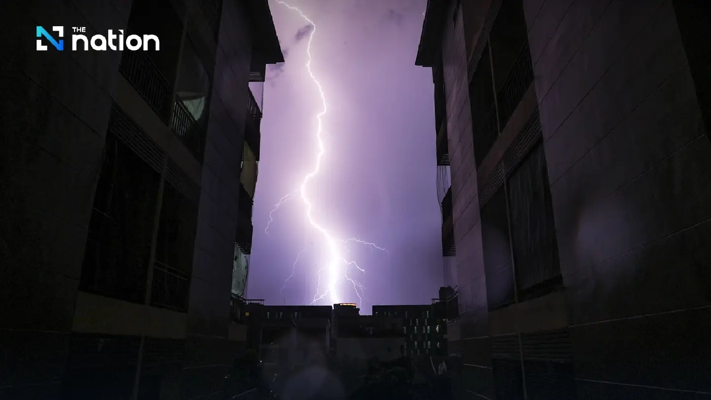 Heavy rain warning as tropical system nears, strong winds and flash flood risk expected