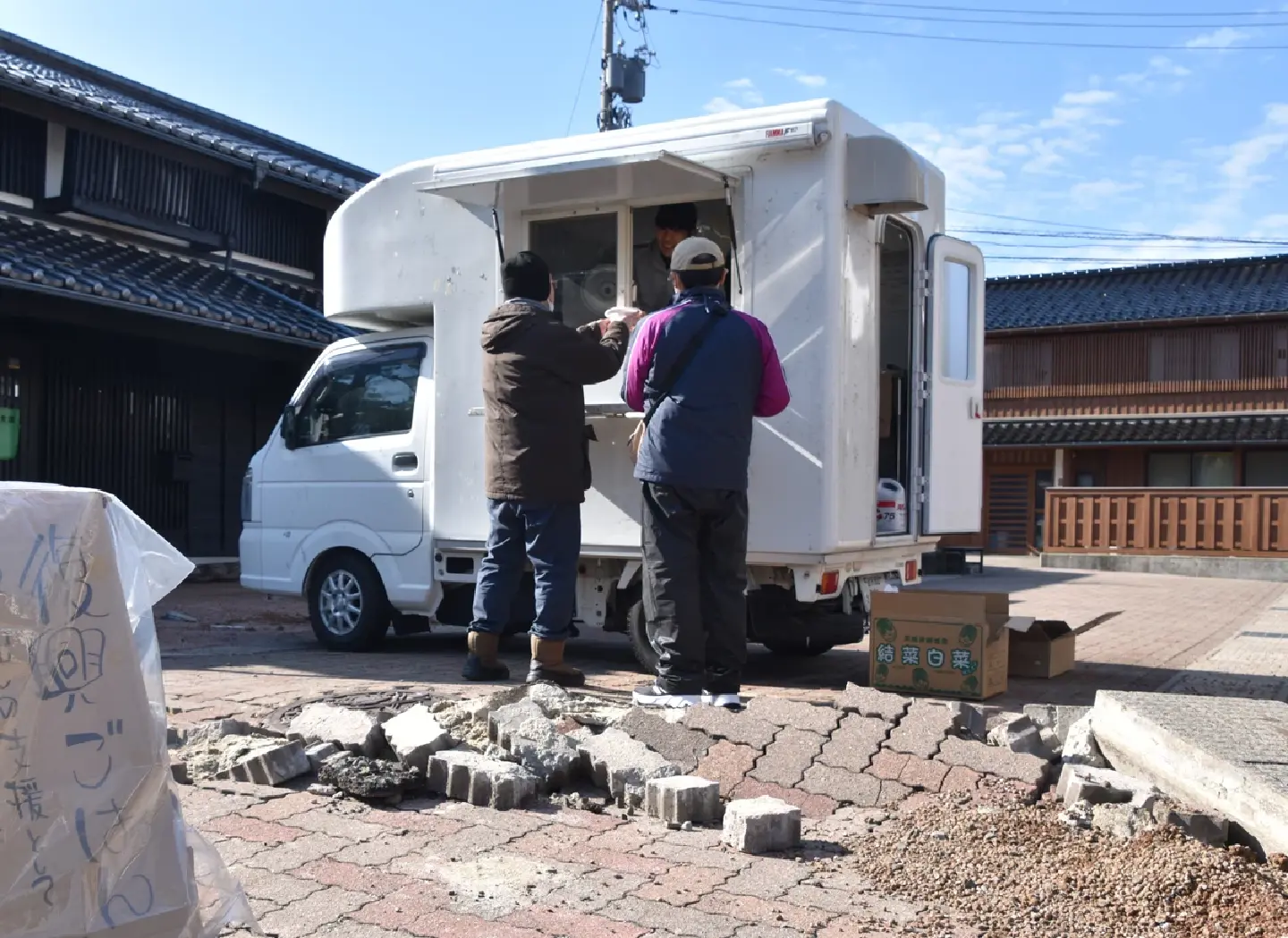 Japan to study ways to expand use of disaster food trucks