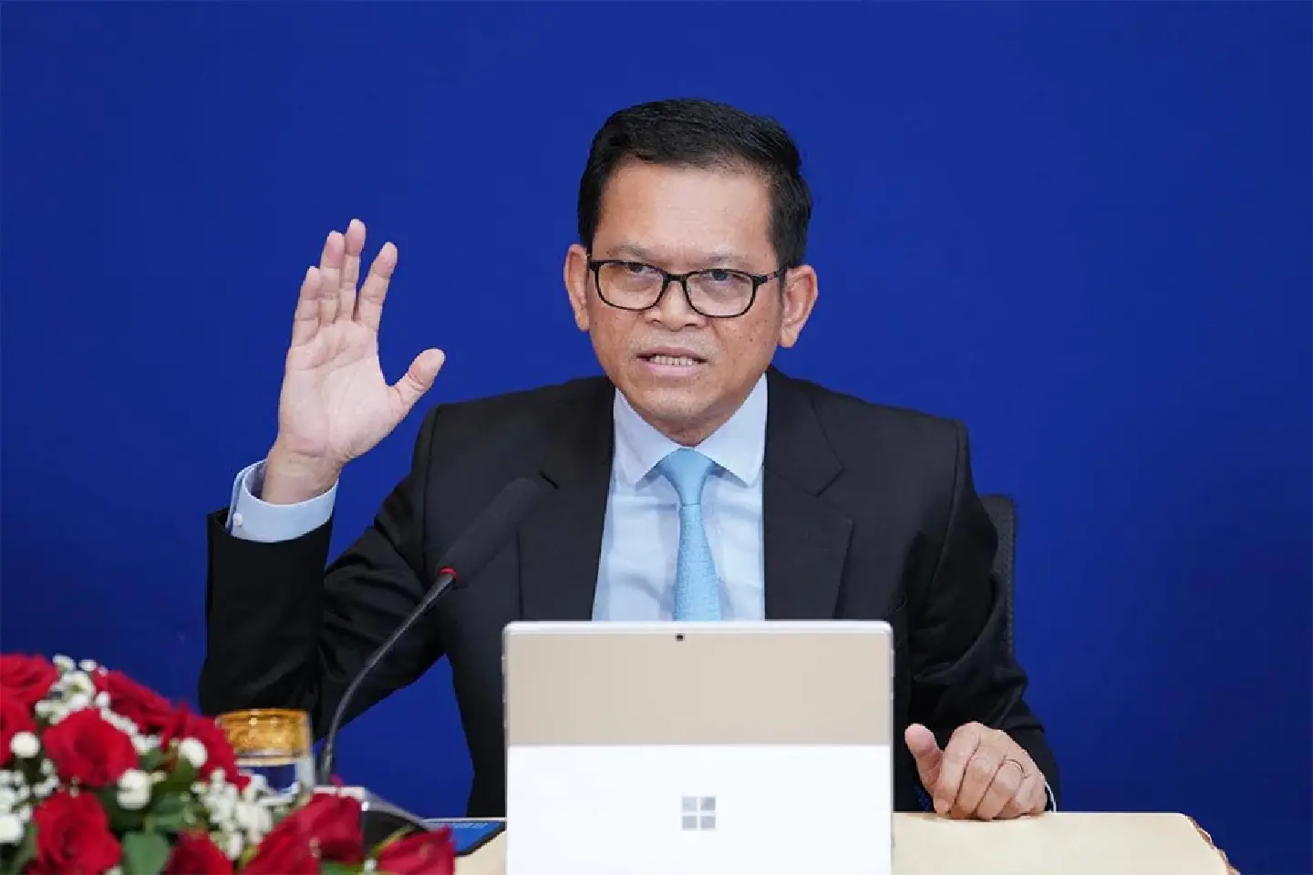 Bona calls on Thais to address internal issues before worrying about Cambodia