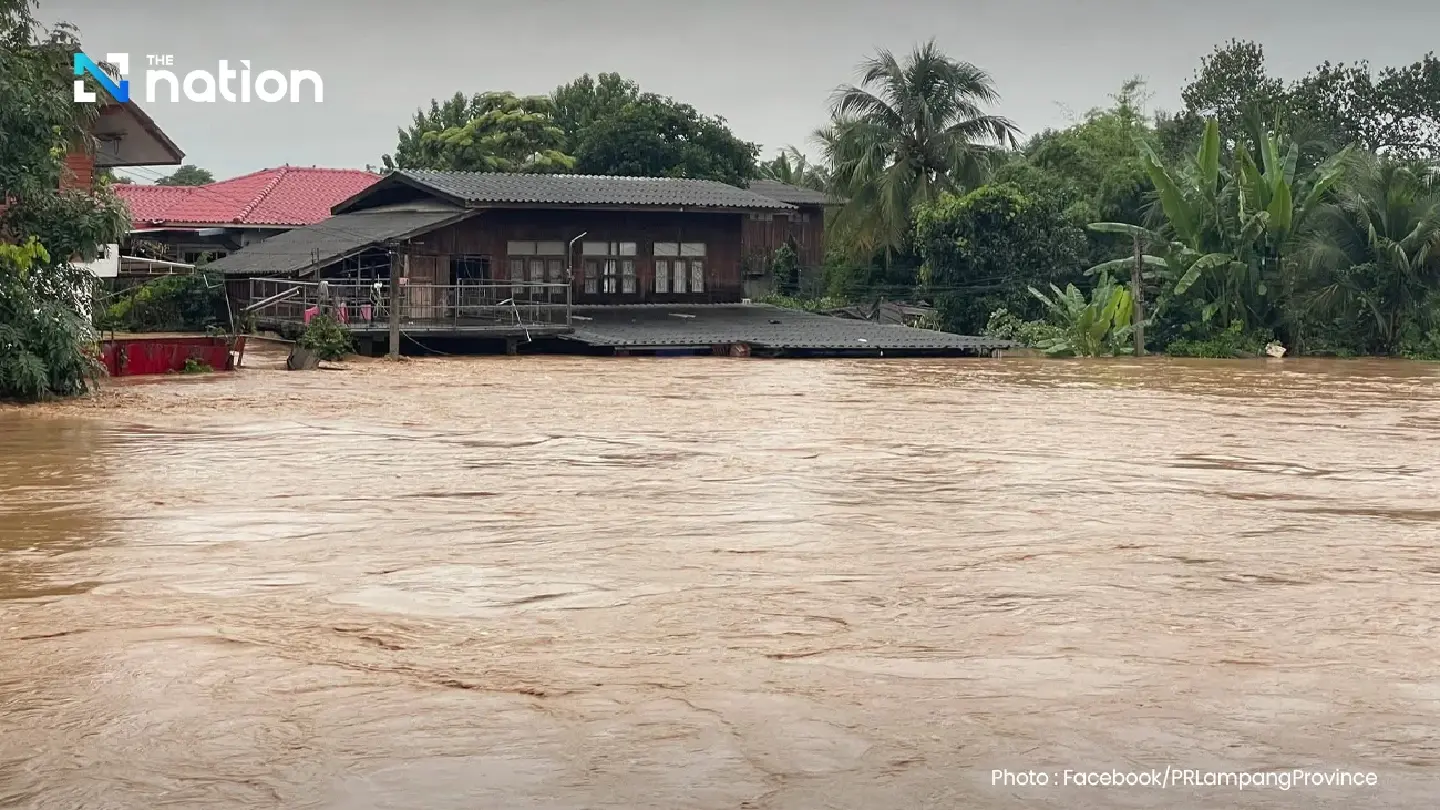 Heavy rain and flash floods hit Lampang, residents evacuated as floods damage homes Heavy rain and flash floods hit Lampang, residents evacuated as floods damage homes