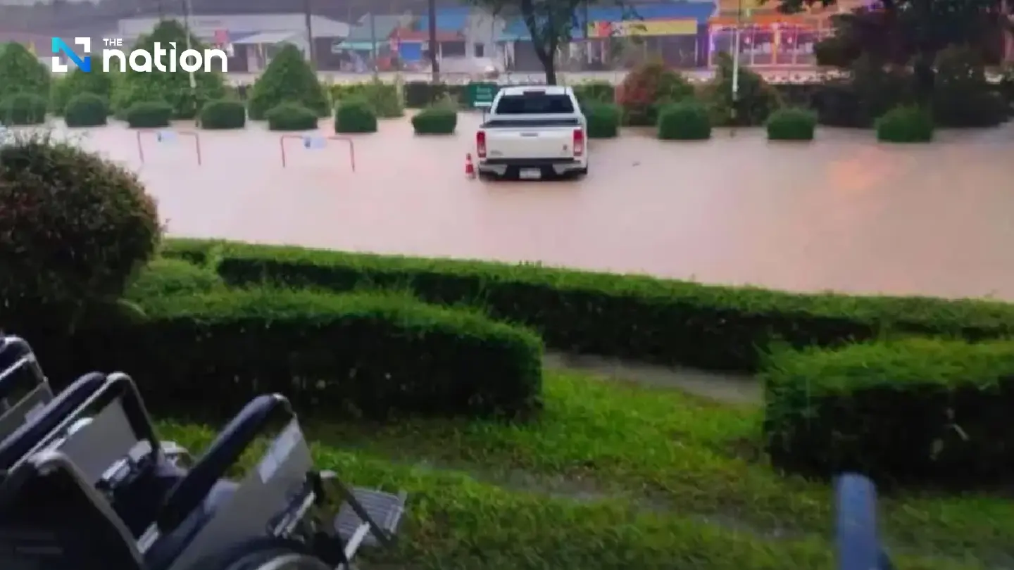 Thoeng Hospital suspends services due to flooding, emergency care relocated Thoeng Hospital suspends services due to flooding, emergency care relocated