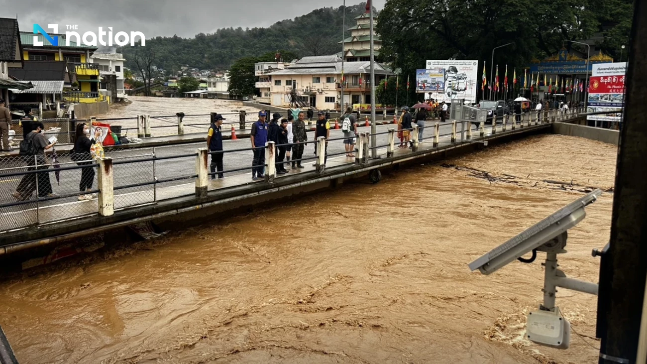 Sai River overflows in Mae Sai after heavy downpours trigger flash flooding