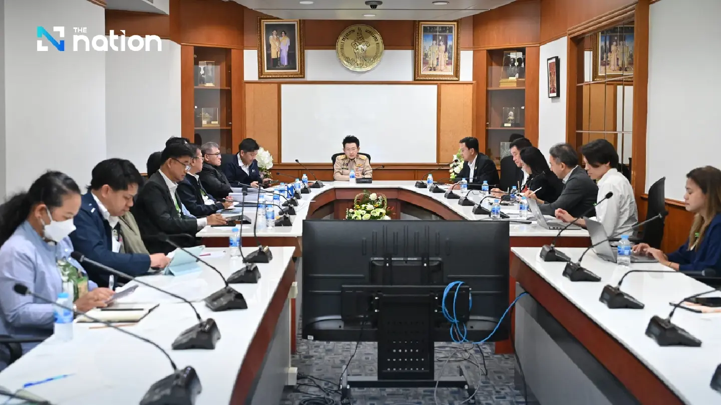 Bangkok City Hall Reviews New Pedestrian Bridge Project for Lumpini Park